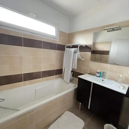 Maison familiale avec piscine à Juvignac, 90 m², 6 pers. Сasa de vacaciones Juvignac
