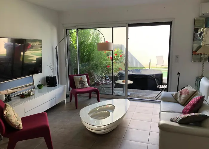 Maison Familiale Avec Piscine A Juvignac, 90 M², 6 Pers.