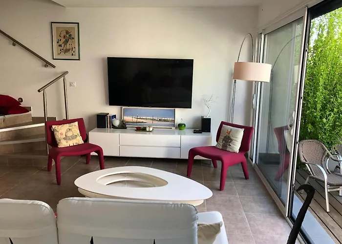 Feriehus Maison Familiale Avec Piscine A Juvignac, 90 M², 6 Pers. *