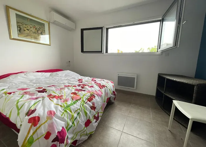 Feriehus Maison Familiale Avec Piscine A Juvignac, 90 M², 6 Pers. Juvignac