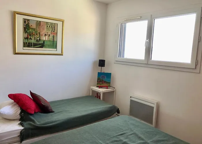 Maison Familiale Avec Piscine A Juvignac, 90 M², 6 Pers. * Juvignac